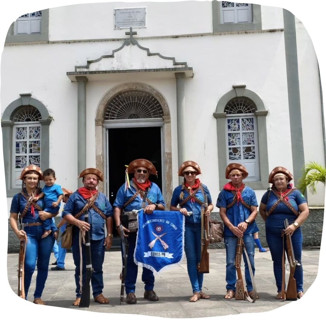 Bacamarteiros do Congo abrem os dois dias de festival na Fazenda Coração de Mãe.